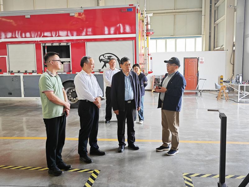省應急管理廳二級巡視員文天軍一行調研獵鷹消防