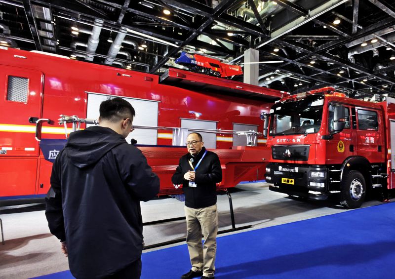 新華社報(bào)道獵鷹消防